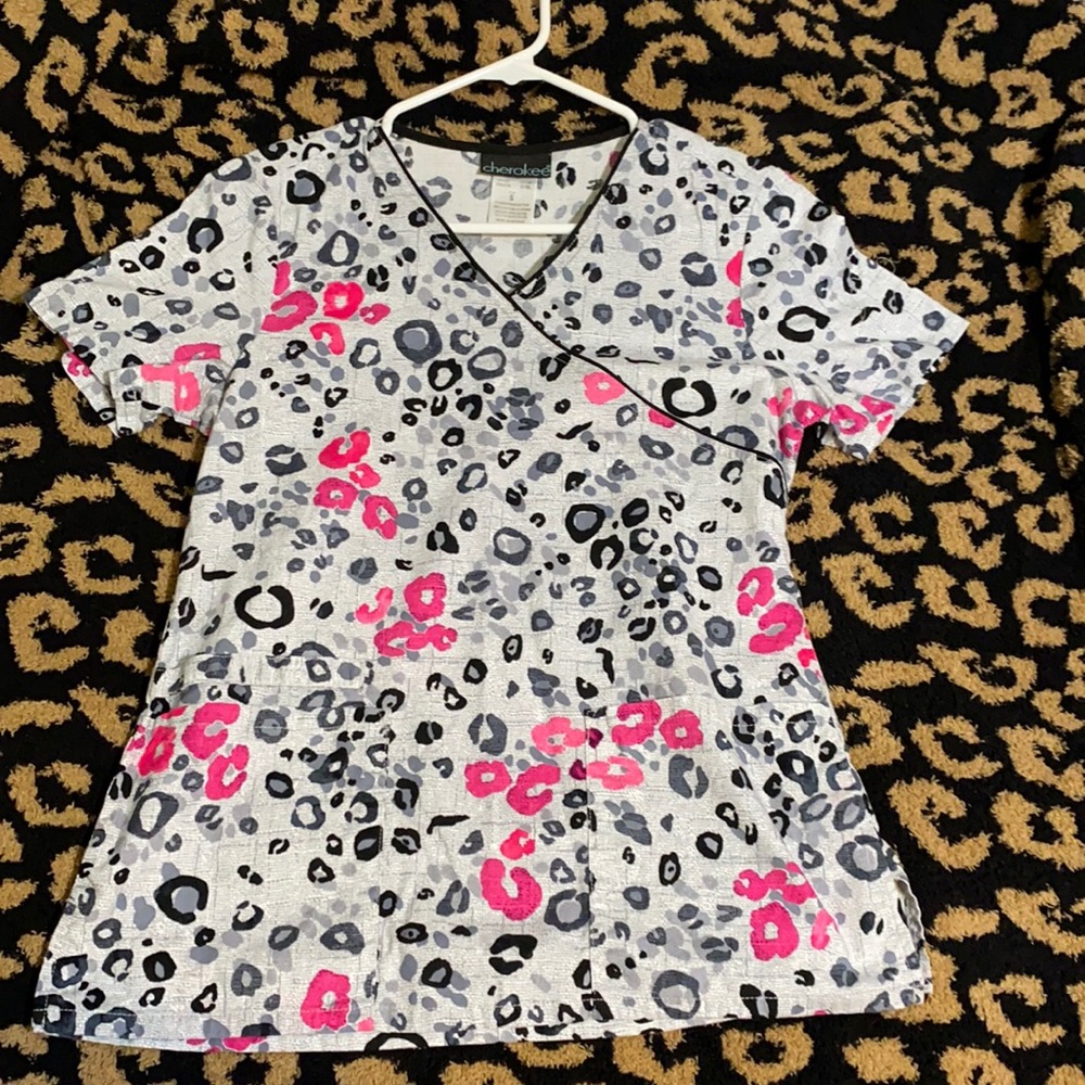 Cherokee Scrub Top